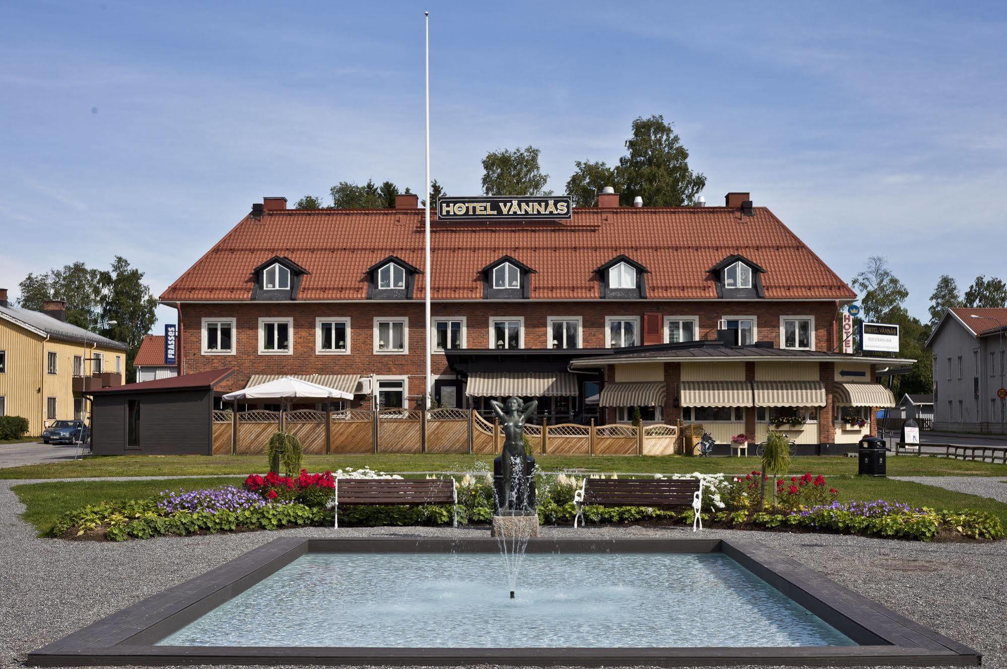 Hotel Vaennaes Vannas Ngoại thất bức ảnh